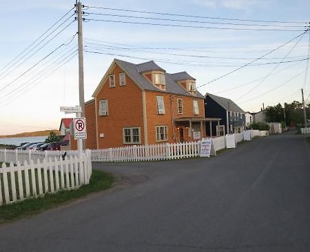 Trinity Eco-Tours Lodge エクステリア 写真